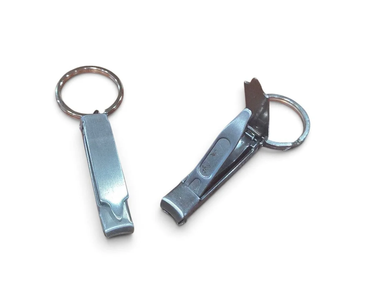 B40 Llavero de metal y corta uñas